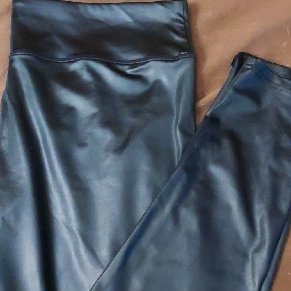Shiny black stretch pants